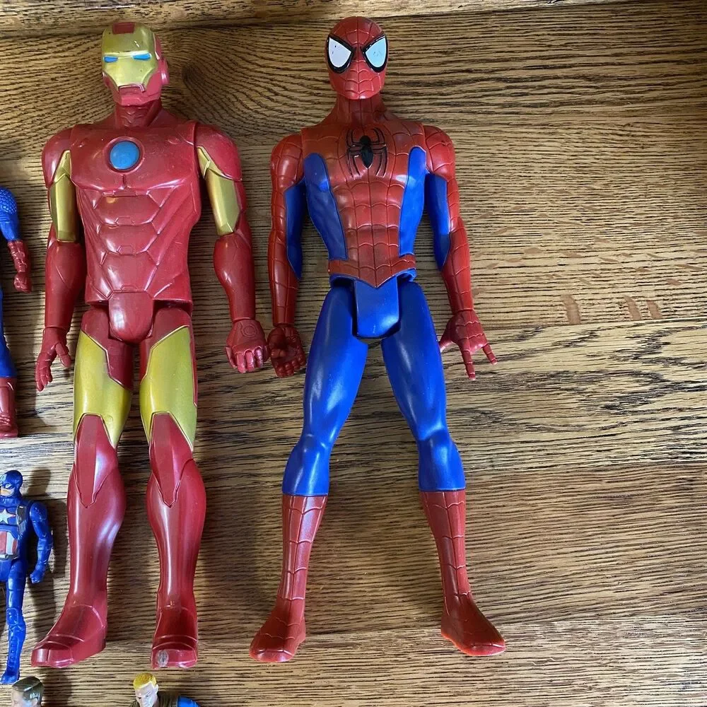 Lot of 8 Toy Marvel Toy Action Figures Spider Man Captain America 4, 6 & 12 Inch